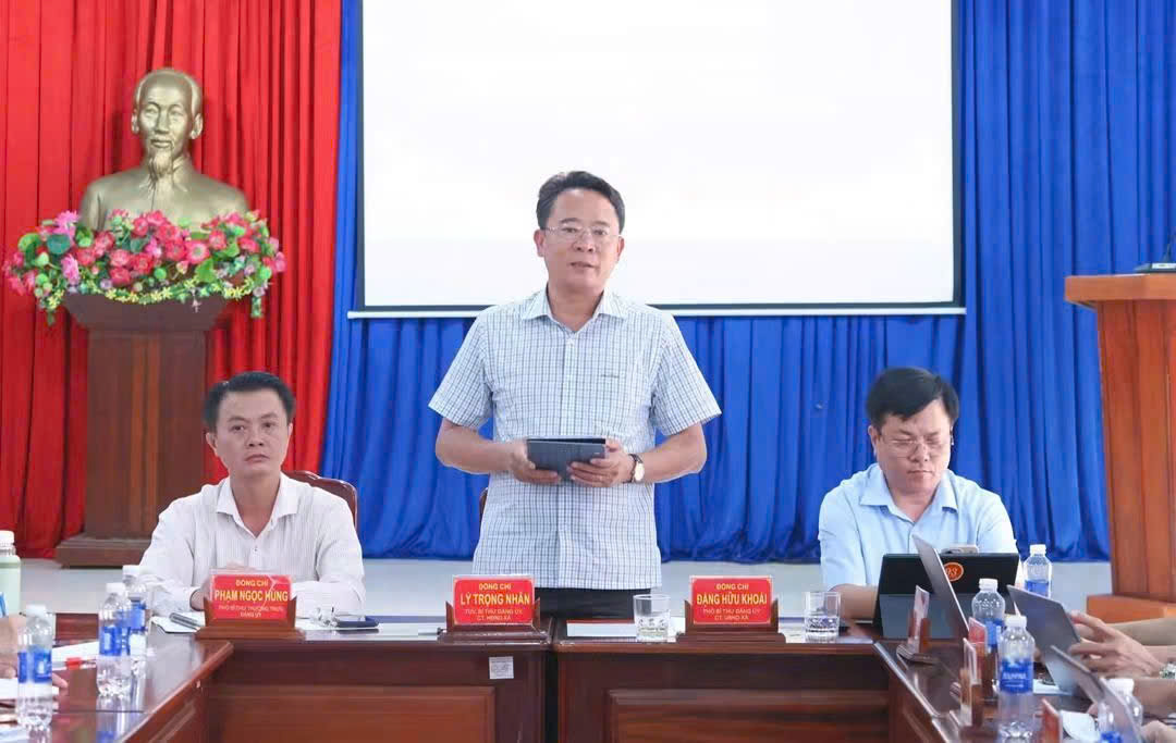 THƯỜNG TRỰC ĐẢNG ỦY XÃ ĐA KIA LÀM VIỆC VỚI CẤP ỦY, BAN ĐIỀU HÀNH CÁC THÔN SAU SẮP XẾP, ĐIỀU CHỈNH